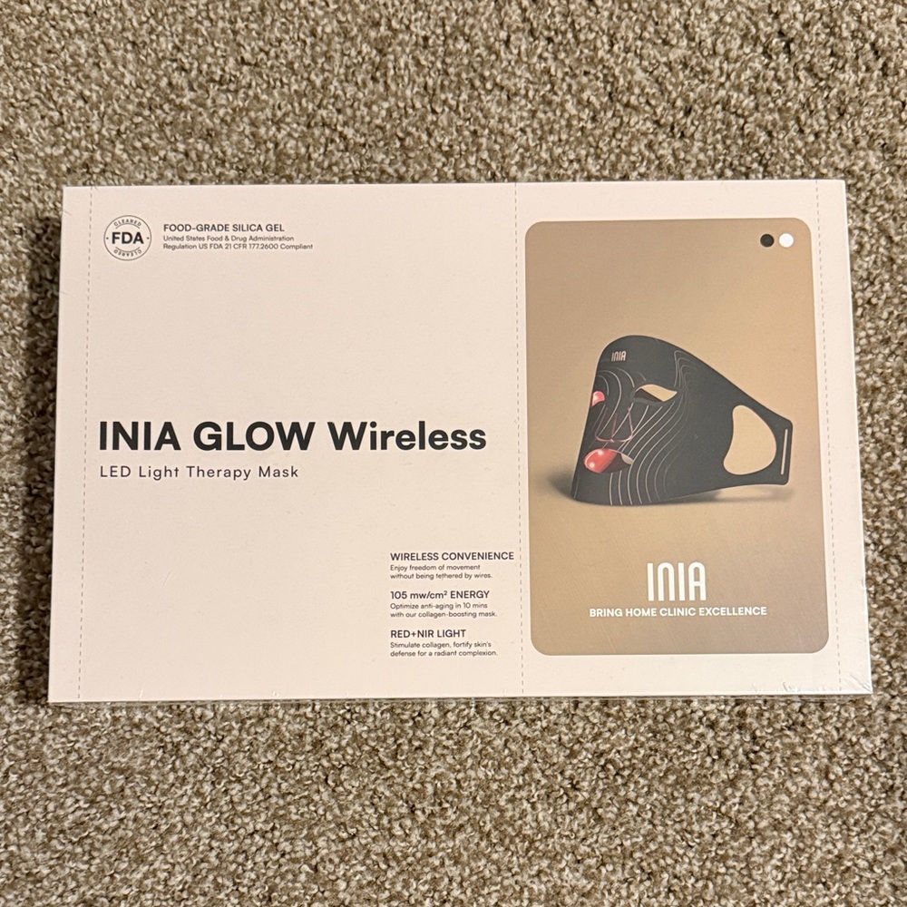 INIA Glow Wireless LED Light Therapy Mask PINK